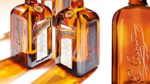 Lee más sobre el artículo Infracción de marca: La conocida “botella cointreau” no podrá ser comercializada sin el permiso de cointreau